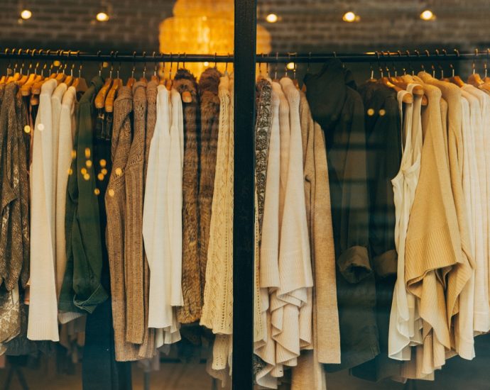 Dlaczego warto kupować ubrania w sklepie online?